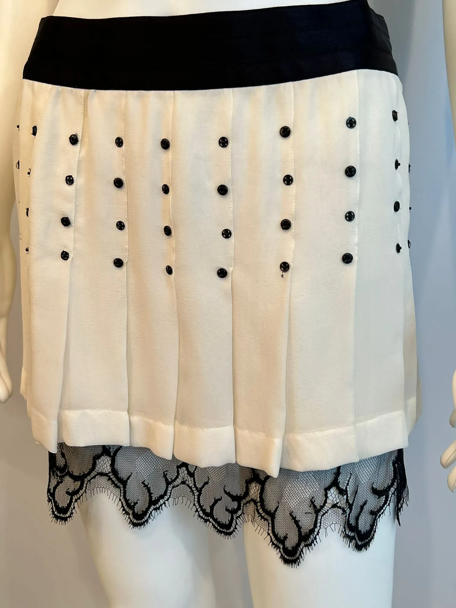 Chanel 2003 Fall 03A Snap Collection White Black Silk Mini Skirt FR 38 US 4